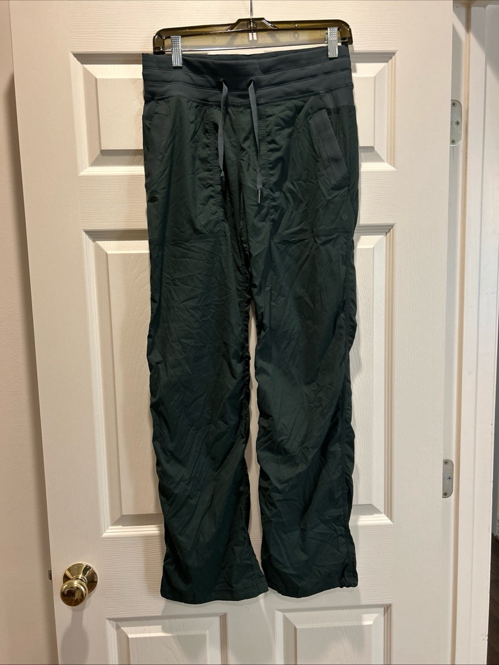 Lululemon women’s Dark Green Drawstring Casual Pants